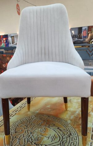 Chair in White velvet